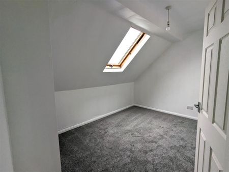 4 bedroom terraced house to rent - Photo 5