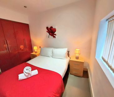 2 Bed Flat, The Axis, NG1 - Photo 2