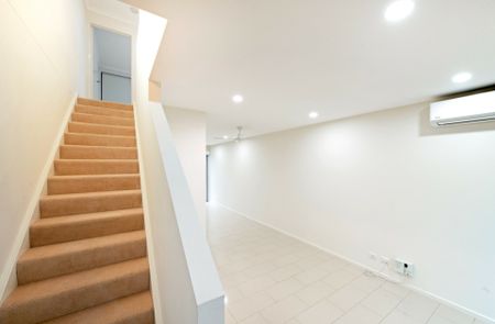 2 Bedroom Townhouse In Great Location - Photo 5