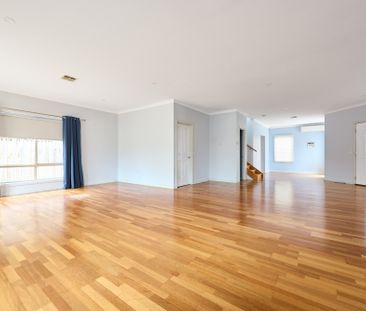 FOUR BEDROOM TOWNHOUSE IN SPRINGVALE - Photo 1