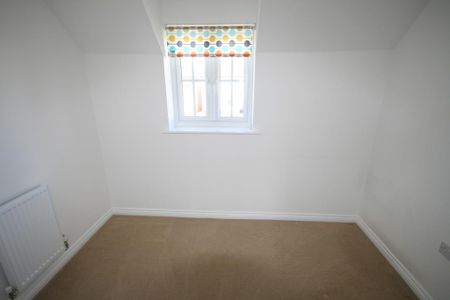 3 bedroom semi-detached house to rent - Photo 4