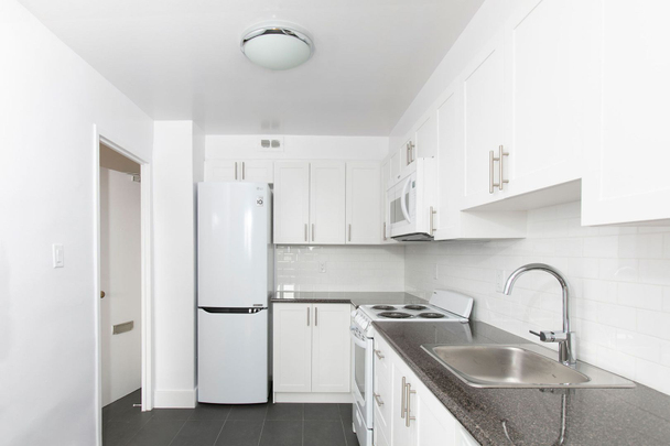 For Lease - 6200 Bathurst Street Unit# 1102, Toronto, Ontario - Photo 1
