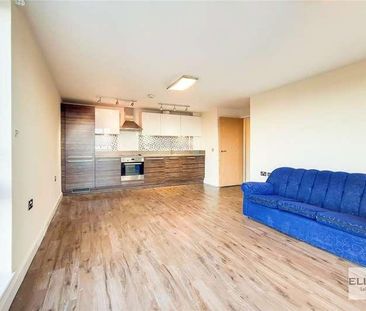 T R S Apartments, The Green, Southall, UB2 - Photo 2