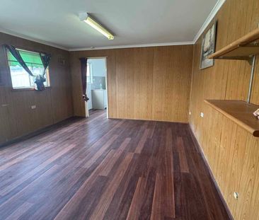 Neat & Tidy - Photo 2
