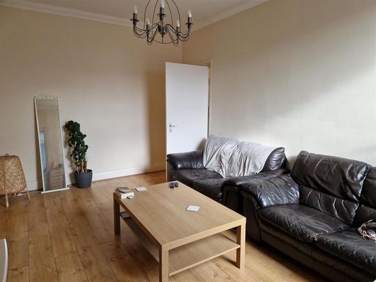3 bedroom flat to rent - Photo 1
