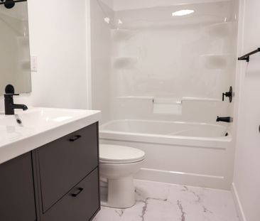 For Lease - 148 Glenlake Avenue Unit# 3, Toronto, Ontario - Photo 4