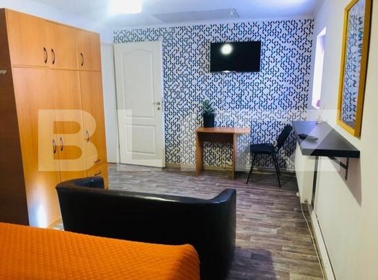 Apartament modern, 3 camere, 120 mp, curte proprie, loc de parcare privat - Photo 1
