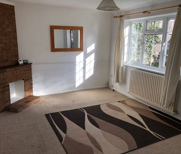 3 Bed Semi-Detached House, Crawley Green Road, LU2 - Photo 3