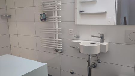 frisch renovierte 2-Zimmer-Dachwohnung - Foto 3