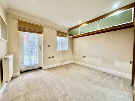 The Clarens, 4 Clarendon Road, Bournemouth, Dorset, BH4 - Photo 2