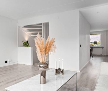 Värbyängen, Bara - Photo 2