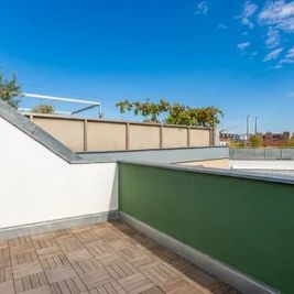 extravagante Wohnung mit Terrasse! - Photo 2
