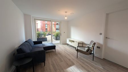 The Railings, Middlewood Locks - Photo 2