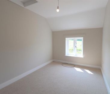 3 bedroom detached house to rent - Photo 4