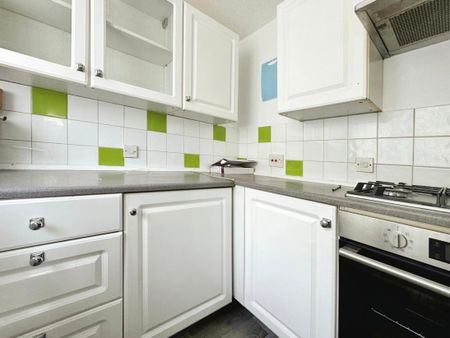 Florence Close, Grays, RM20 - Photo 4