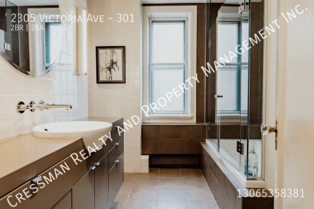 Beautiful 2 bed, 2 Bath apartment located Downtown Regina - Photo 2