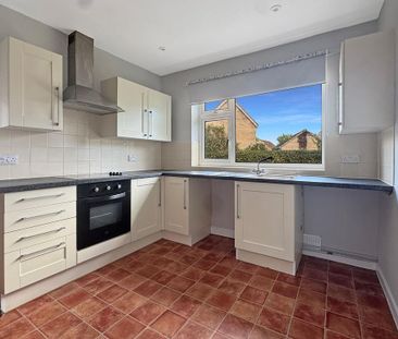 2 bedroom semi-detached bungalow to rent - Photo 6
