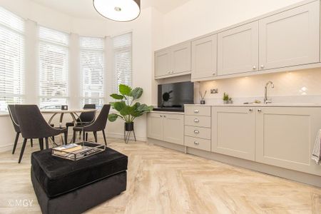1 bedroom ground floor flat to rent - Photo 4