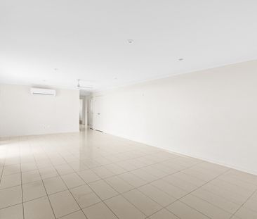FANTASTIC 3 BEDROOM DUPLEX - Photo 2