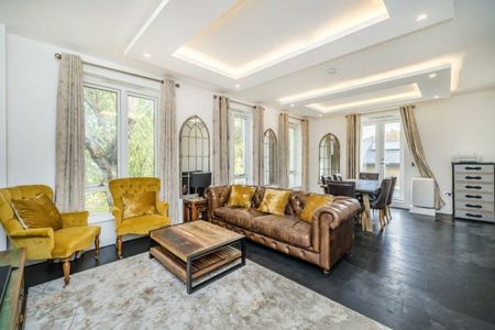 Ashchurch Grove, Shepherds Bush, W12 - Photo 2