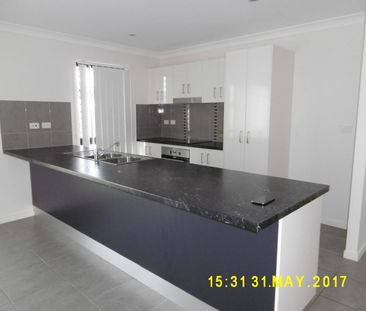 Spacious Family Home in Mount Low - Photo 2