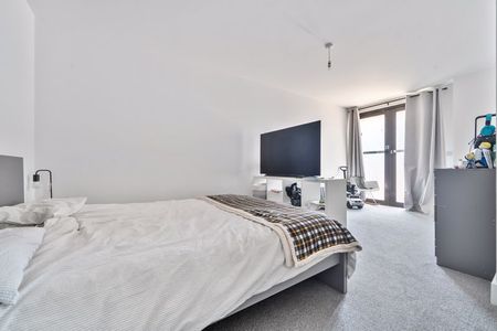 Catteshall Lane, Godalming, Surrey, GU7 - Photo 4