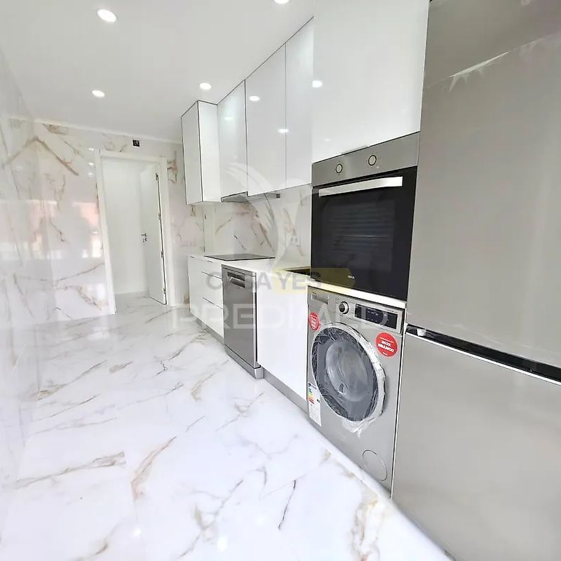 Apartment T3 in Algés, Linda-a-Velha e Cruz Quebrada-Dafundo, Oeiras - Foto 1