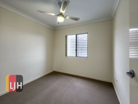 Top Floor 3 Bedroom Unit In Nundah. Huge Deck And Double Garage - Photo 4