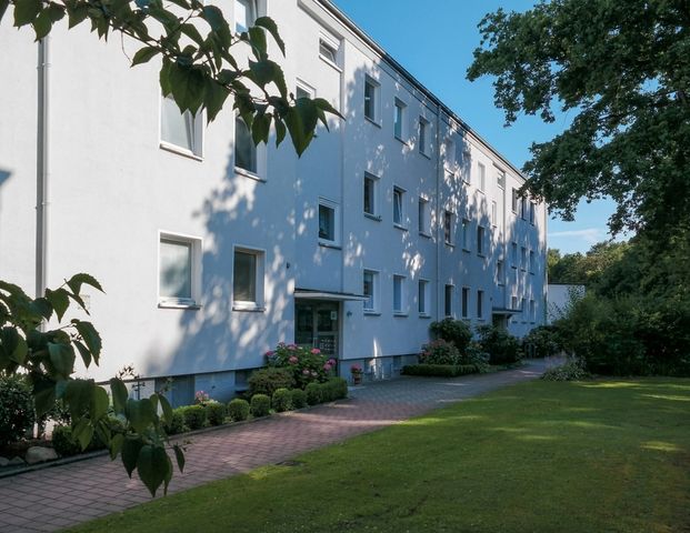 Komfortables Wohnen im Erdgeschoss: 3-Zimmer-Wohnung mit Tageslichtbad - Foto 1