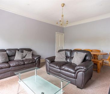 4 bedroom maisonette to rent - Photo 2