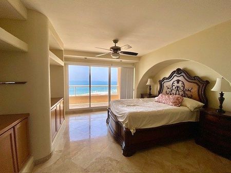 Large Corner Beach Front Condo - Foto 4