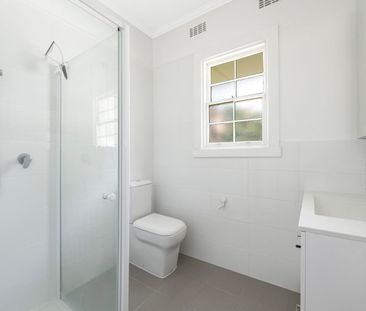 CHARACTER-FILLED 3-BEDROOM HOME LOCATED IN THE FHS ZONE! - Photo 4