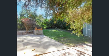 HOME BACKING ONTO PARKLAND IN BELLARA - Photo 3