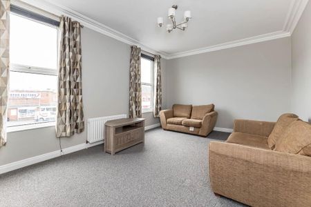 40a Bachelors Walk, Lisburn, BT28 1XN - Photo 3