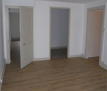 Location Appartement 4 pièces 96m² - Photo 3
