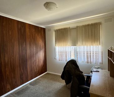 Two Bedroom Unit Close to Town - Photo 3