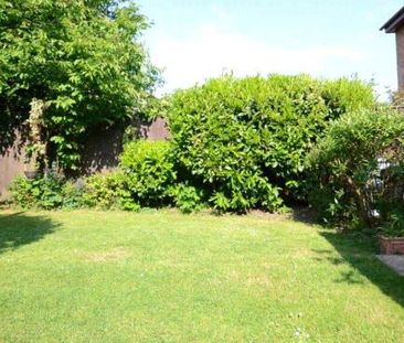 2 bedroom semi-detached house to rent - Photo 5