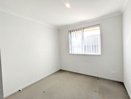 MODERN DUPLEX IN SOUGHT AFTER ESTATE - Photo 2