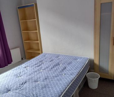 3 bedroom terraced house to rent - Photo 3