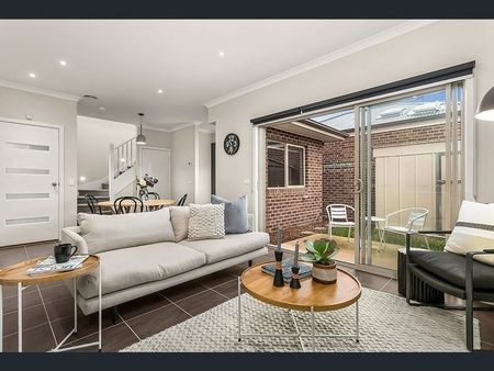 2/35 Blair Street, Coburg - Photo 2