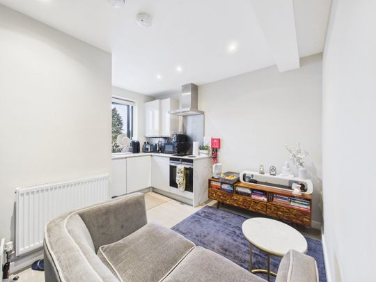 Long Lane, Staines-upon-Thames, Surrey,TW19 - Photo 1