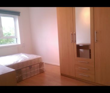 3 Bed Flat, Trimdon, NW1 - Photo 3