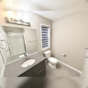3 Bed 2.5 Bath Townhouse Walker South Edmonton - Photo 2