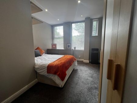 2 bedroom end of terrace house to rent - Photo 3