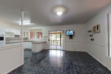 19 Courtney Close, Wallsend NSW 2287 - Photo 2