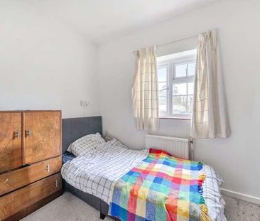 St. Lawrence House, Bagshot Road, Chobham, Woking, Surrey, GU24 - Photo 5