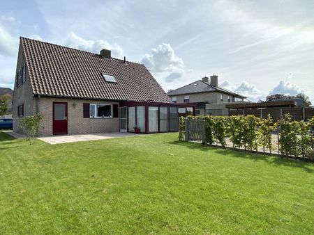 KARAKTERVOLLE WONING MET ZONGERICHTE TUIN | GARAGE | 4 SLPKS - Photo 3