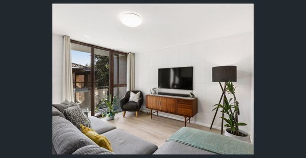 Stylish Apartment in the Heart of Mona Vale - Photo 1