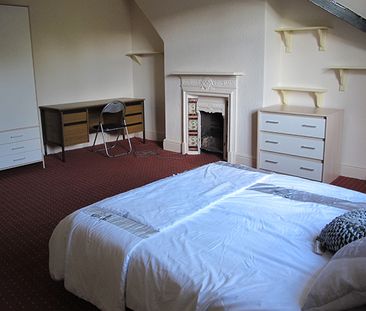 165 Warwick Road, Carlisle (STUDENT HOUSE) Available August 2026 - Photo 2