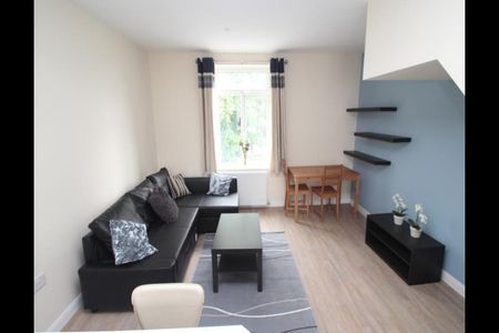 1 Bed Flat, King Lane, LS17 - Photo 2